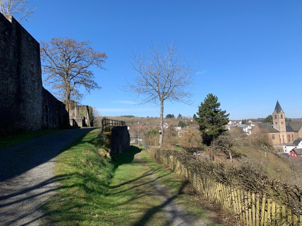 Ferienhaus Eifelstuben Mit Charme - Bauernstube Vulkaneifel - Naehe See Und Burgruine Ulmen Exterior photo